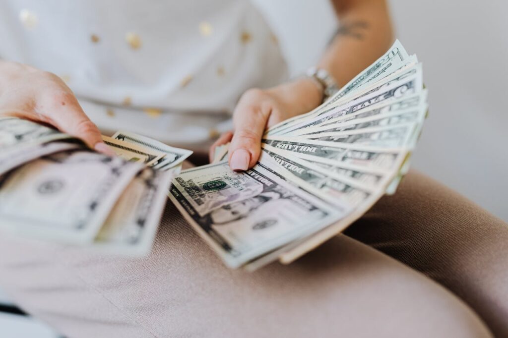 A practical guide to tipping movers in Brooklyn for a local move