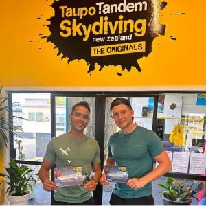 tandem skydiving
